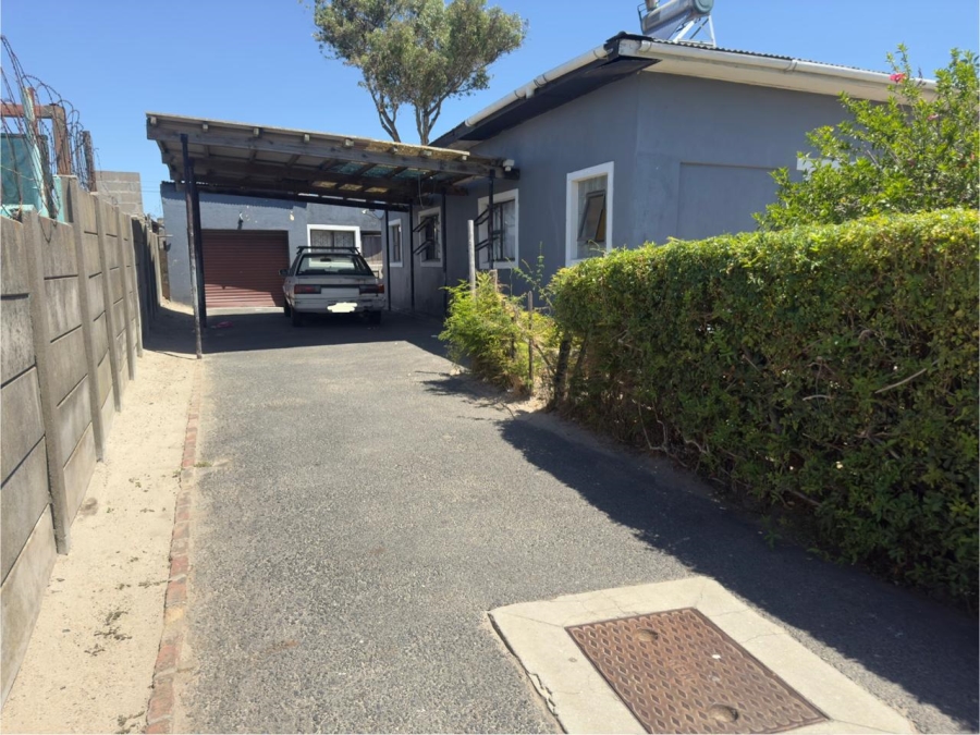 4 Bedroom Property for Sale in Florida Western Cape
